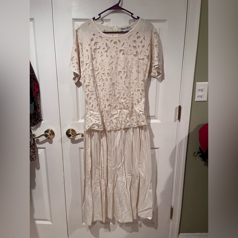 Elegant Cream Lace Dress